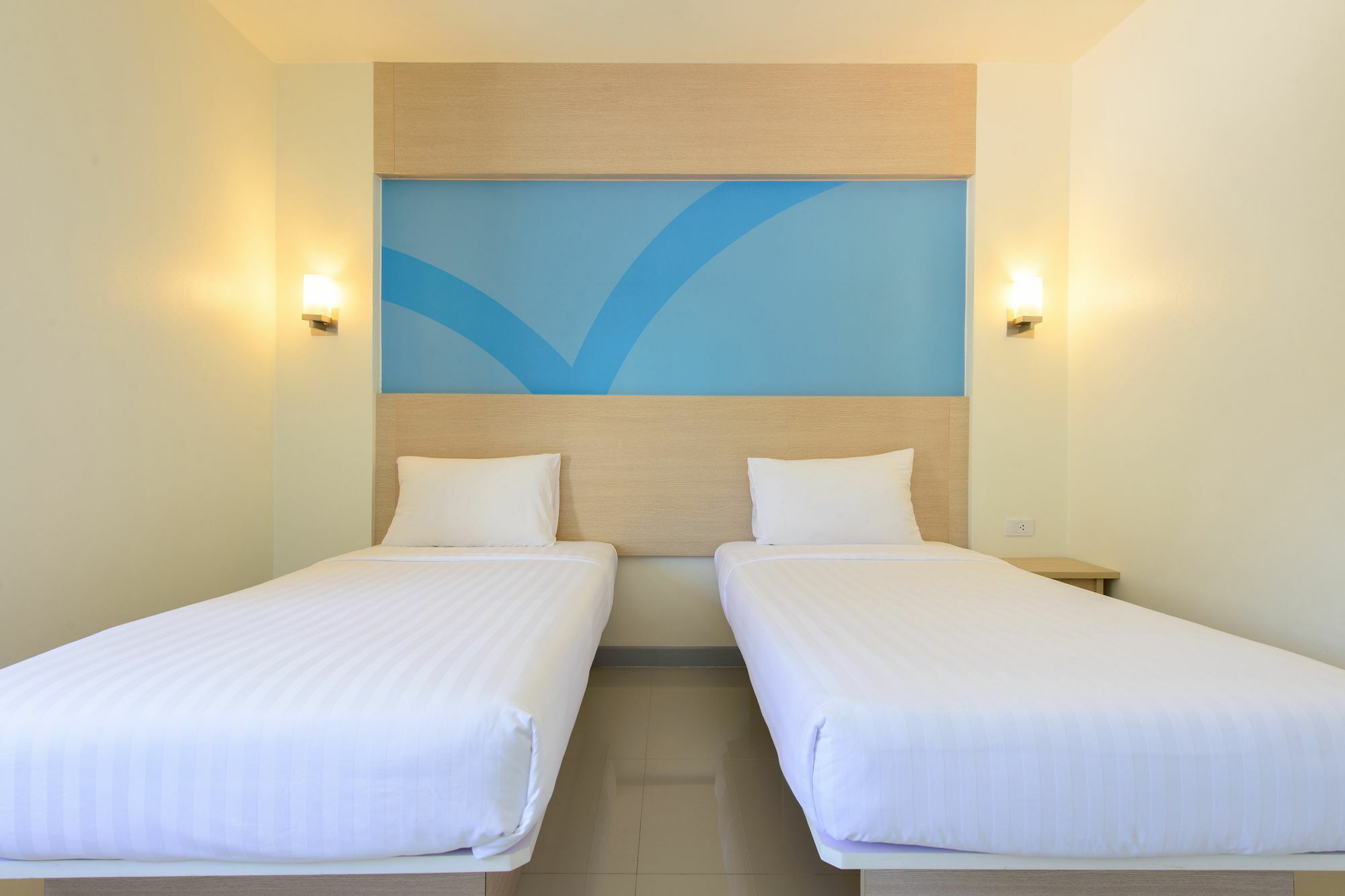 Hop Inn Lop Buri Exterior foto